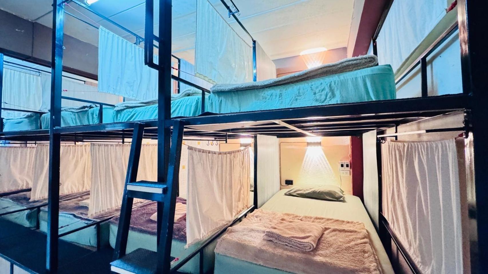 Stay At Moon Hostel หาดริ้น ภายนอก รูปภาพ