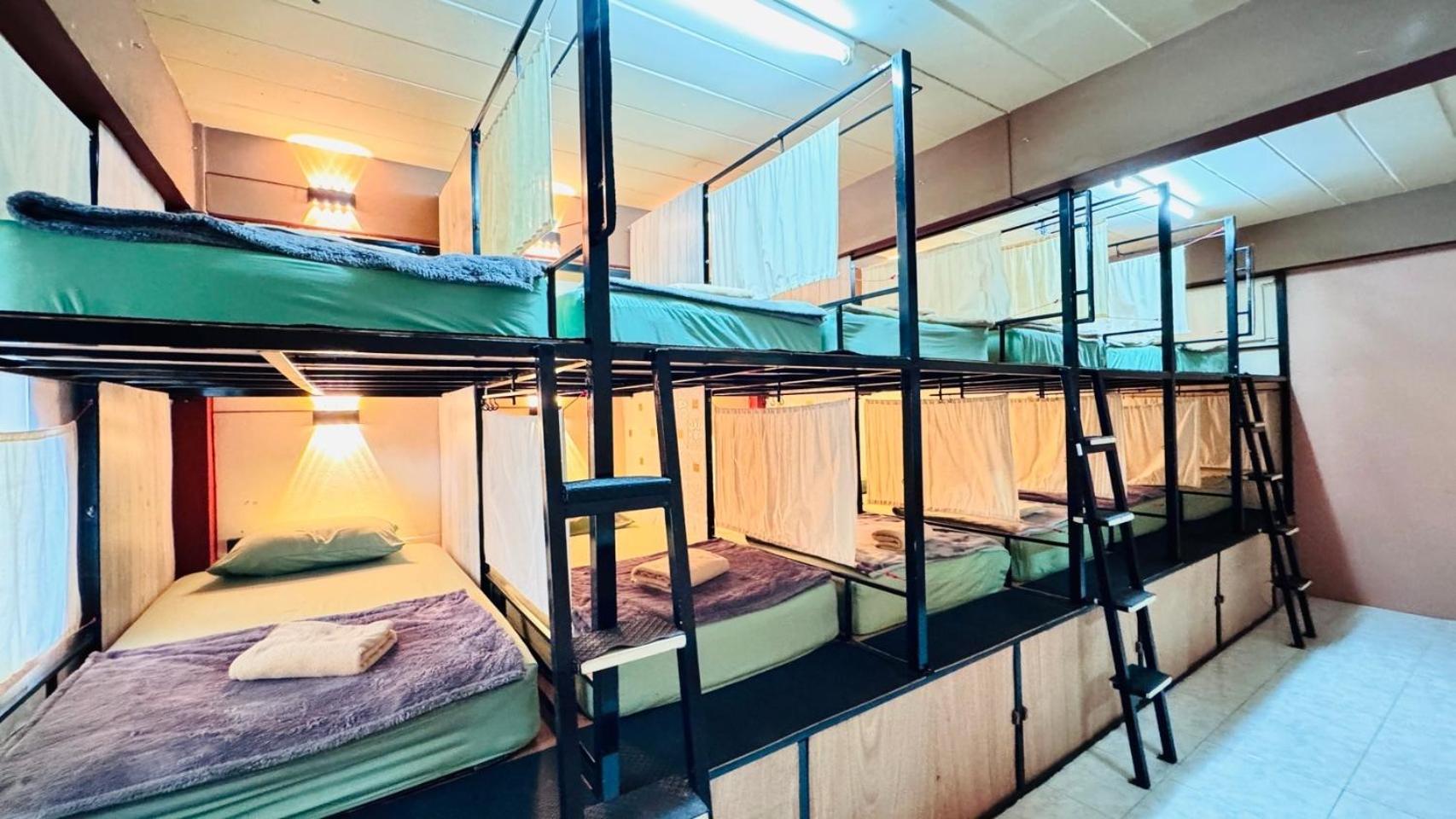 Stay At Moon Hostel หาดริ้น ภายนอก รูปภาพ