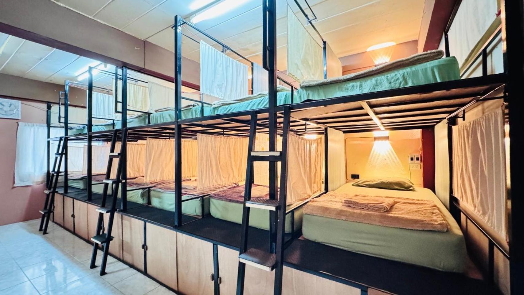 Stay At Moon Hostel หาดริ้น ภายนอก รูปภาพ